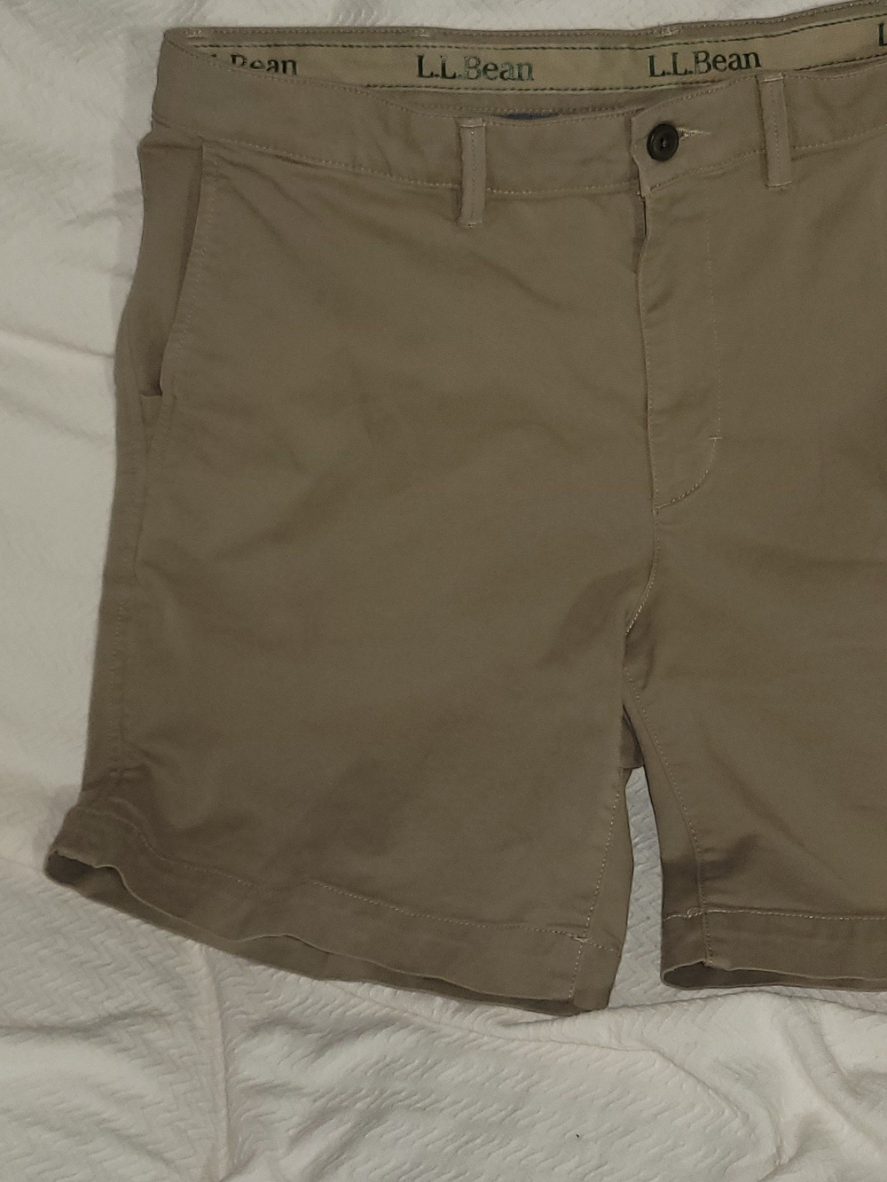L.L. Bean Men's Flat Front Shorts in Khaki Coolmax